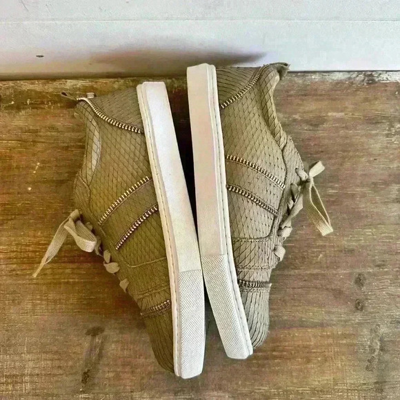 Botkier New York Taupe Harvey Snakeskin Effect Leather Sneakers Size 6 - Picture 6 of 8